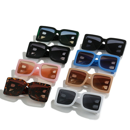 Large frame square sunglasses with B-leg